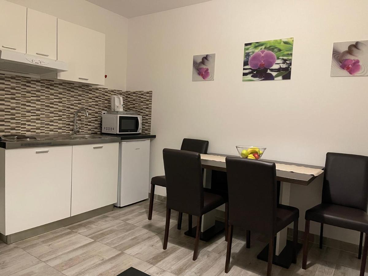 Apartments Antisa Baška Voda エクステリア 写真