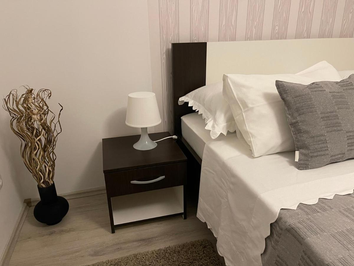 Apartments Antisa Baška Voda エクステリア 写真