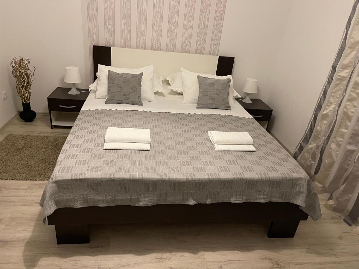 Apartments Antisa Baška Voda エクステリア 写真