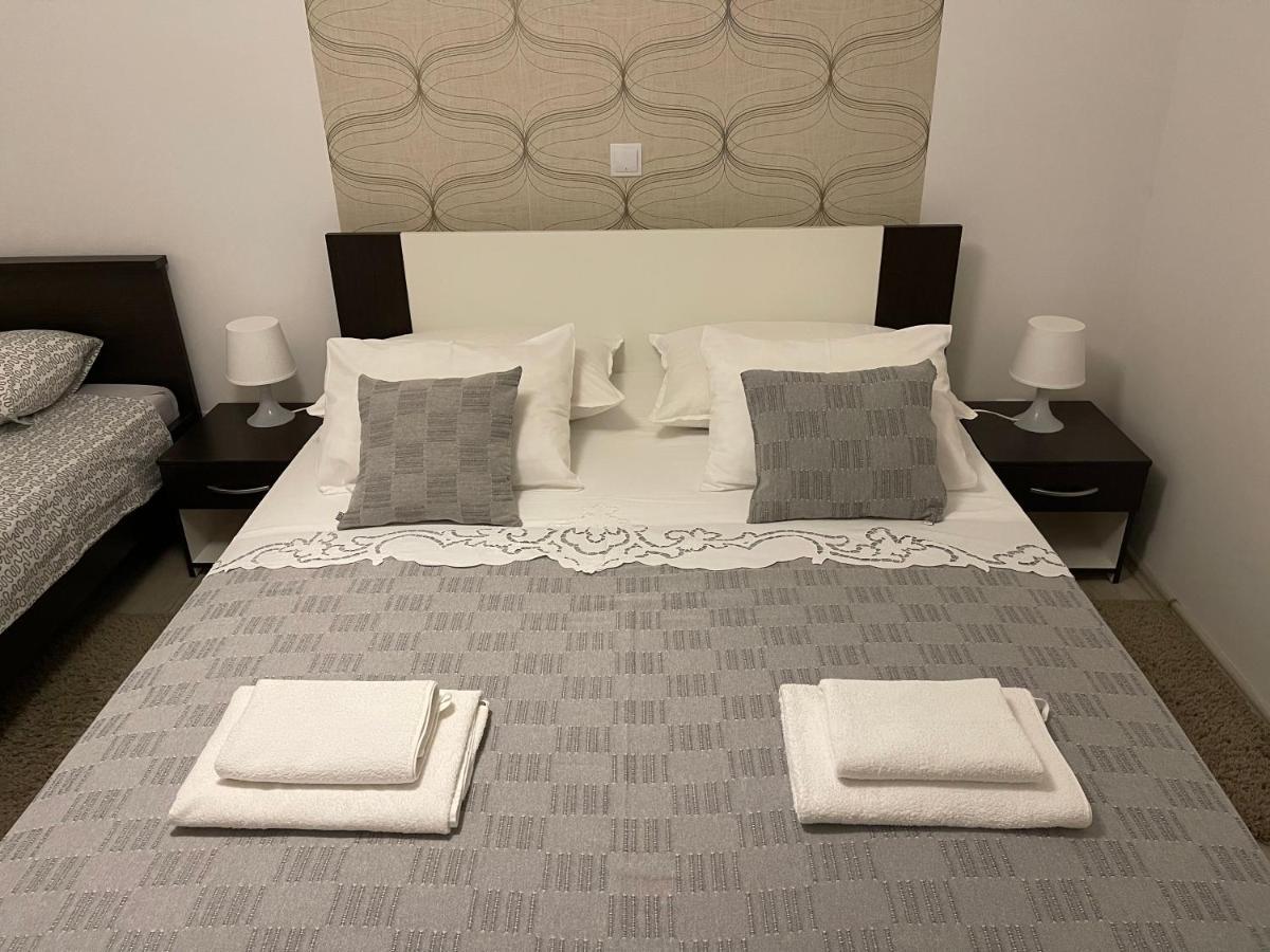 Apartments Antisa Baška Voda エクステリア 写真