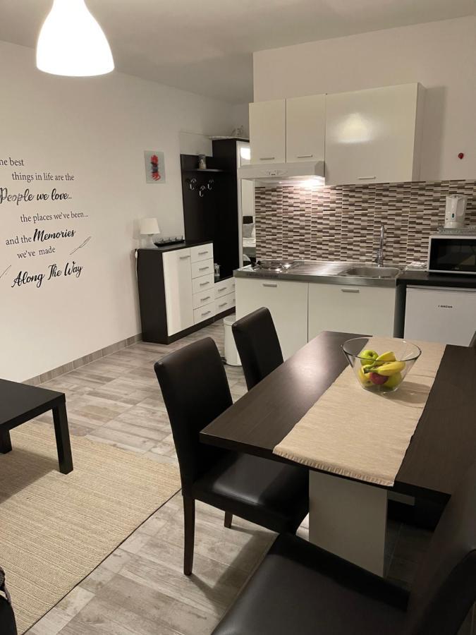 Apartments Antisa Baška Voda エクステリア 写真