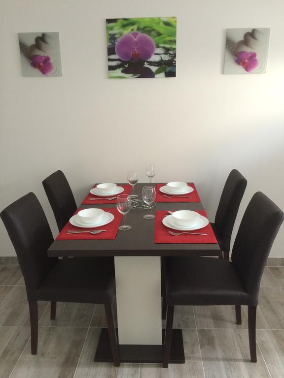 Apartments Antisa Baška Voda エクステリア 写真