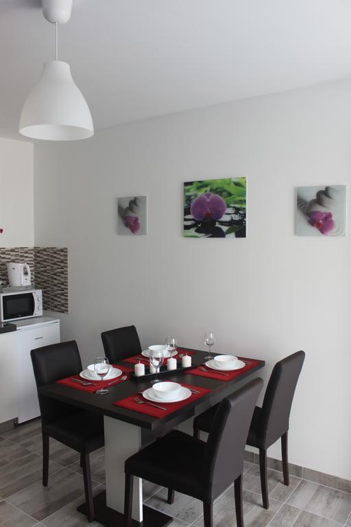 Apartments Antisa Baška Voda エクステリア 写真