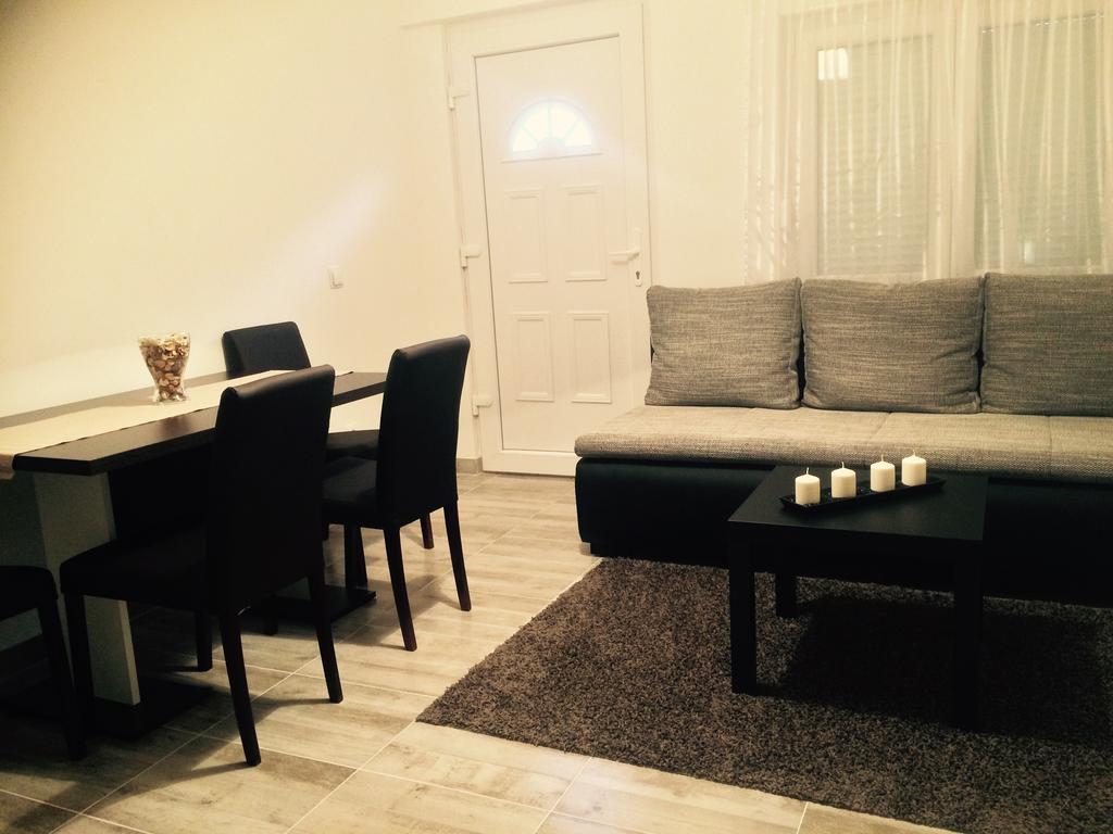 Apartments Antisa Baška Voda エクステリア 写真